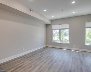 2017 N College Avenue - Photo Thumbnail 11