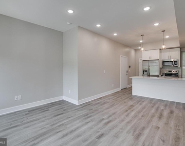 2017 N College Avenue - Photo Thumbnail 8