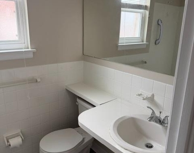 9813 Wistaria Street - Photo Thumbnail 4
