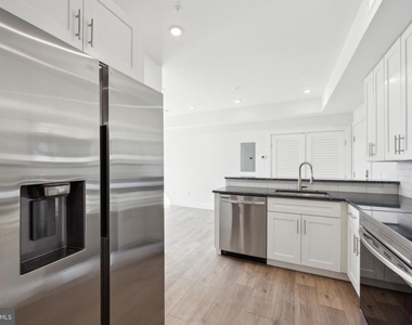 1350 N Front Street - Photo Thumbnail 6