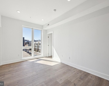 1350 N Front Street - Photo Thumbnail 4