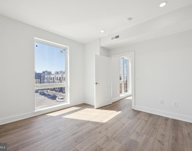 1350 N Front Street - Photo Thumbnail 5