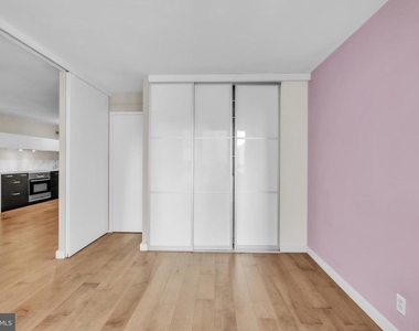 224 W Rittenhouse Square - Photo Thumbnail 12