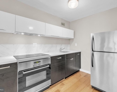 224 W Rittenhouse Square - Photo Thumbnail 1