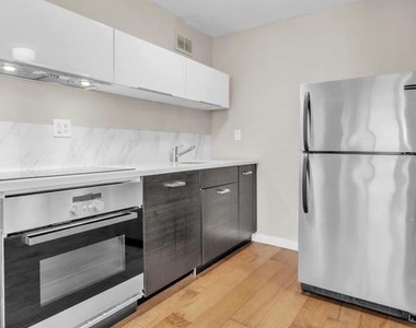 224 W Rittenhouse Square - Photo Thumbnail 2