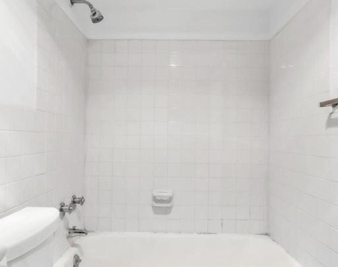 224 W Rittenhouse Square - Photo Thumbnail 15