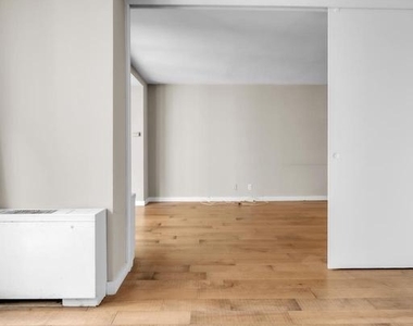 224 W Rittenhouse Square - Photo Thumbnail 8