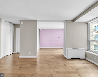224 W Rittenhouse Square - Photo Thumbnail 11