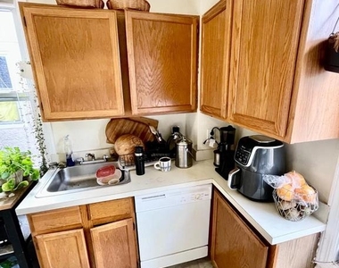 127 W Rittenhouse Street - Photo Thumbnail 6