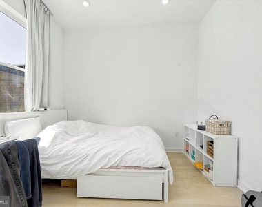 2525 Frankford Avenue - Photo Thumbnail 12