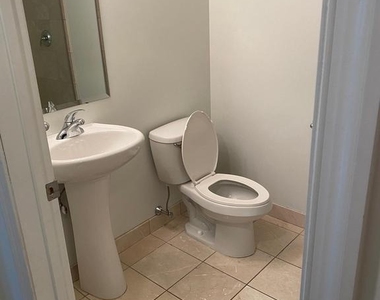 901 N Penn Street - Photo Thumbnail 10