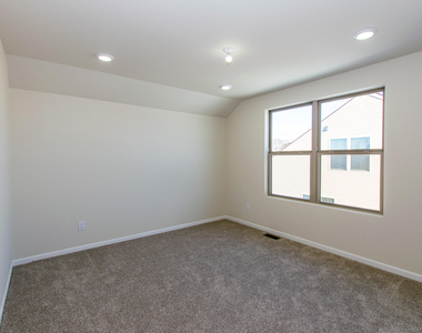 723 W Spaniel Drive - Photo Thumbnail 31