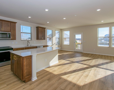 723 W Spaniel Drive - Photo Thumbnail 4