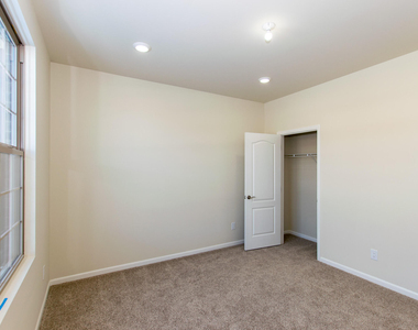 723 W Spaniel Drive - Photo Thumbnail 25