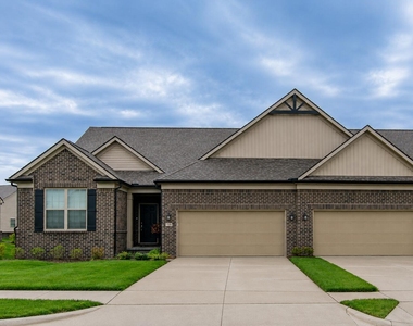 723 W Spaniel Drive - Photo Thumbnail 2
