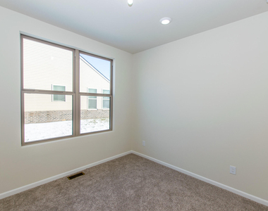 723 W Spaniel Drive - Photo Thumbnail 20