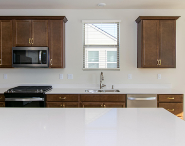 723 W Spaniel Drive - Photo Thumbnail 8