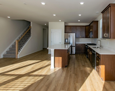 723 W Spaniel Drive - Photo Thumbnail 6