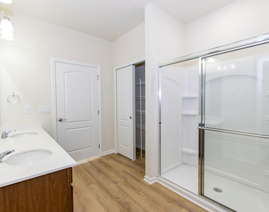 723 W Spaniel Drive - Photo Thumbnail 16