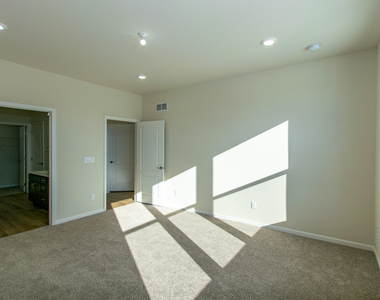 723 W Spaniel Drive - Photo Thumbnail 14