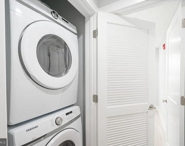 2808 W Oxford Street - Photo Thumbnail 16