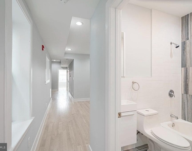 2808 W Oxford Street - Photo Thumbnail 11