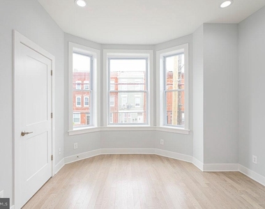 2808 W Oxford Street - Photo Thumbnail 4
