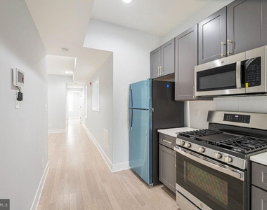 2808 W Oxford Street - Photo Thumbnail 1