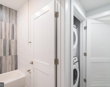 2808 W Oxford Street - Photo Thumbnail 15