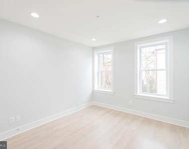 2808 W Oxford Street - Photo Thumbnail 5