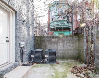 2808 W Oxford Street - Photo Thumbnail 9
