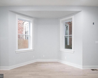 2808 W Oxford Street - Photo Thumbnail 2