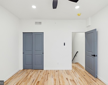 5937 Osage Avenue - Photo Thumbnail 7