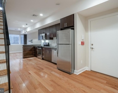 724 N 3rd Street - Photo Thumbnail 3