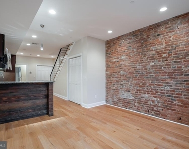 724 N 3rd Street - Photo Thumbnail 1