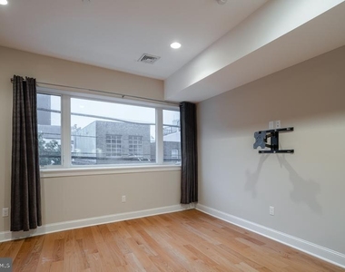 724 N 3rd Street - Photo Thumbnail 17