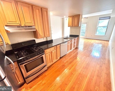 221 Race Street - Photo Thumbnail 7