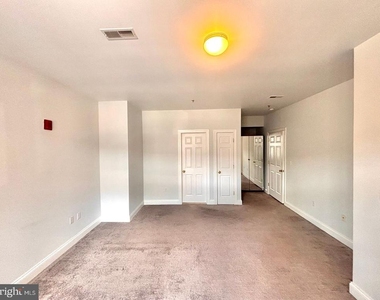 221 Race Street - Photo Thumbnail 11