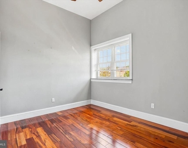 738 S 11th Street - Photo Thumbnail 10