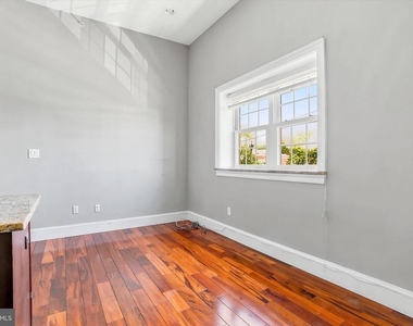 738 S 11th Street - Photo Thumbnail 5