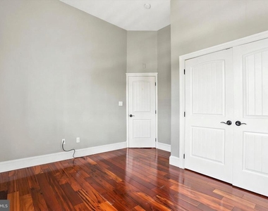 738 S 11th Street - Photo Thumbnail 12