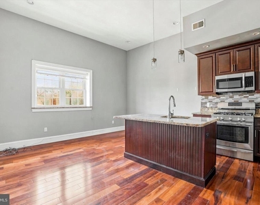 738 S 11th Street - Photo Thumbnail 1