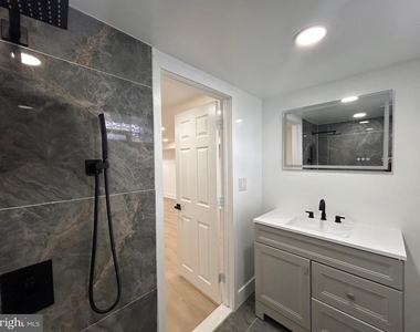 8033 Williams Avenue - Photo Thumbnail 26