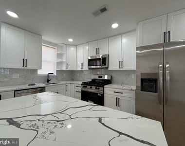 8033 Williams Avenue - Photo Thumbnail 7