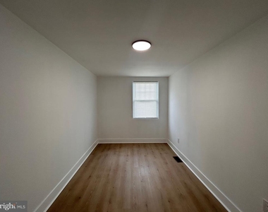 8033 Williams Avenue - Photo Thumbnail 14