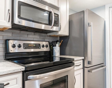 136 N 2nd Street - Photo Thumbnail 8
