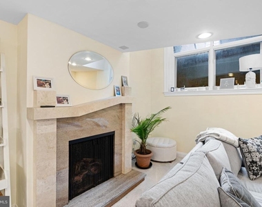 502 S 11th Street - Photo Thumbnail 3