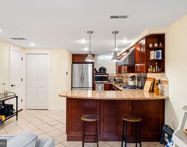 502 S 11th Street - Photo Thumbnail 5