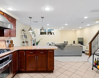 502 S 11th Street - Photo Thumbnail 9