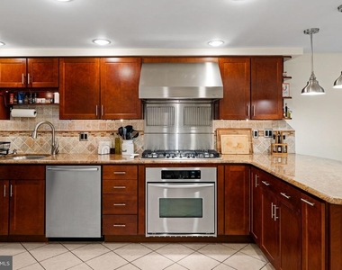 502 S 11th Street - Photo Thumbnail 7